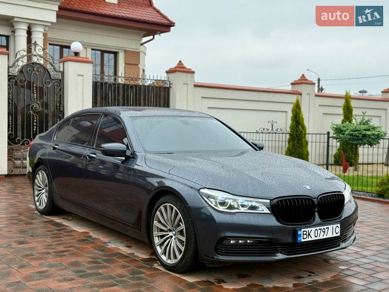 Седан BMW 7 Series 2015 в Ровно