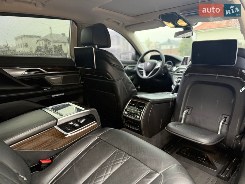 Седан BMW 7 Series 2015 в Ровно