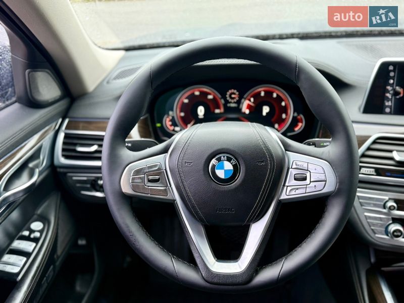 Седан BMW 7 Series 2015 в Ровно
