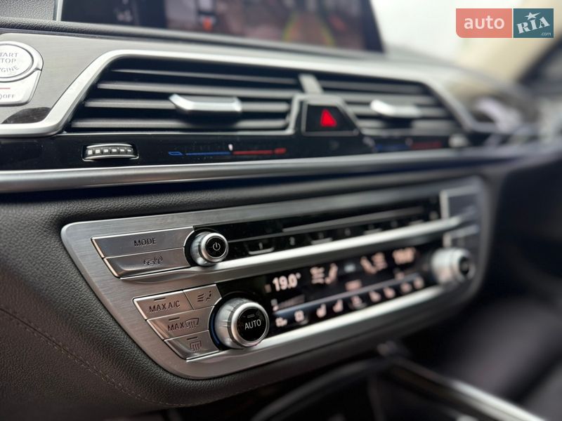 Седан BMW 7 Series 2015 в Ровно