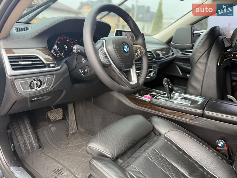 Седан BMW 7 Series 2015 в Ровно