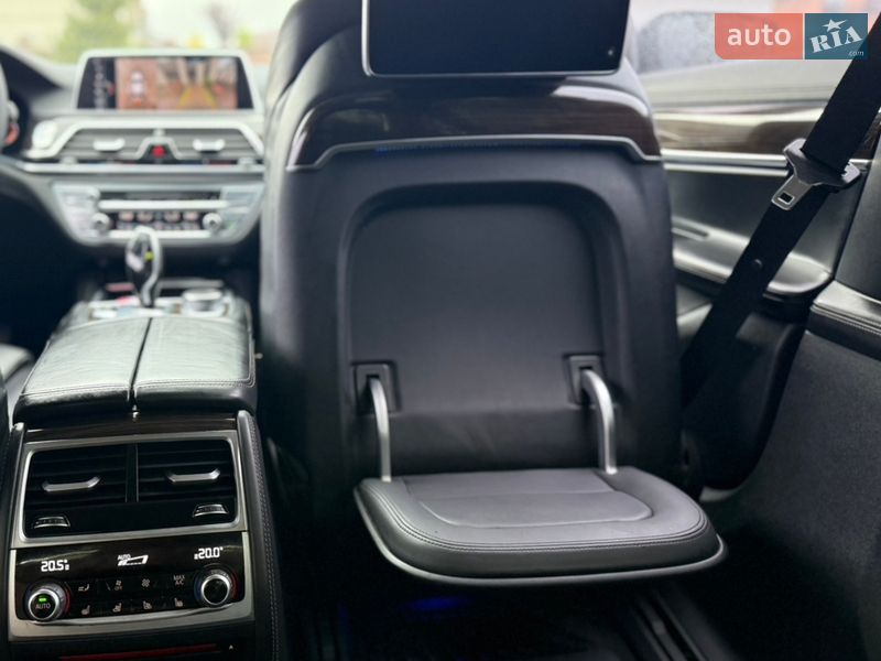 Седан BMW 7 Series 2015 в Ровно