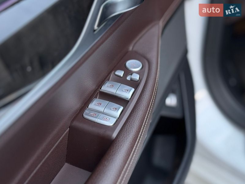 Седан BMW 7 Series 2017 в Дубні