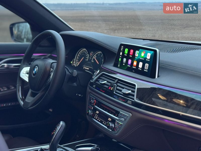 Седан BMW 7 Series 2017 в Дубні