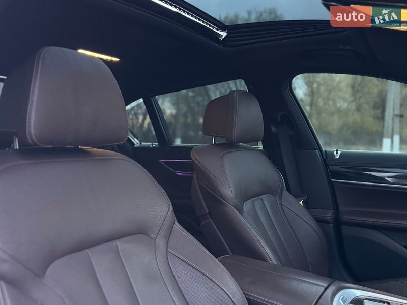 Седан BMW 7 Series 2017 в Дубні