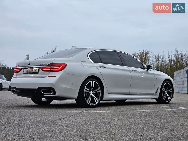 Седан BMW 7 Series 2018 в Новомосковске