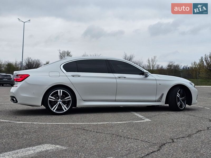Седан BMW 7 Series 2018 в Новомосковске