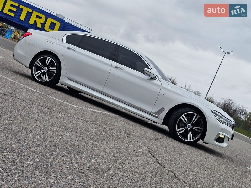 Седан BMW 7 Series 2018 в Новомосковске