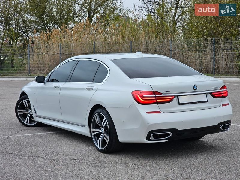 Седан BMW 7 Series 2018 в Новомосковске