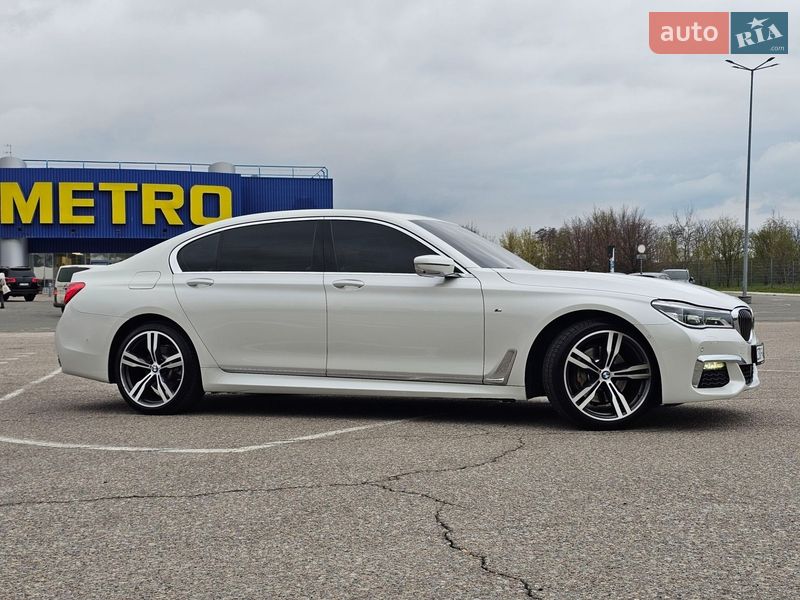 Седан BMW 7 Series 2018 в Новомосковске