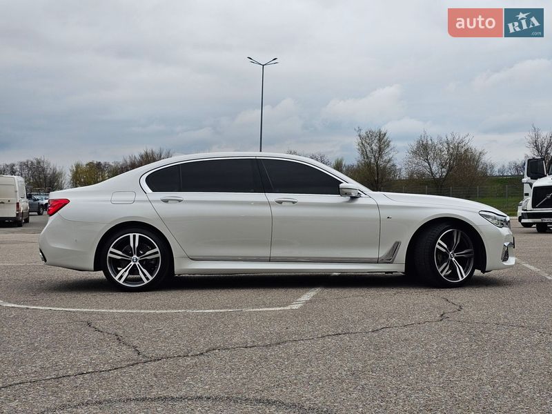 Седан BMW 7 Series 2018 в Новомосковске