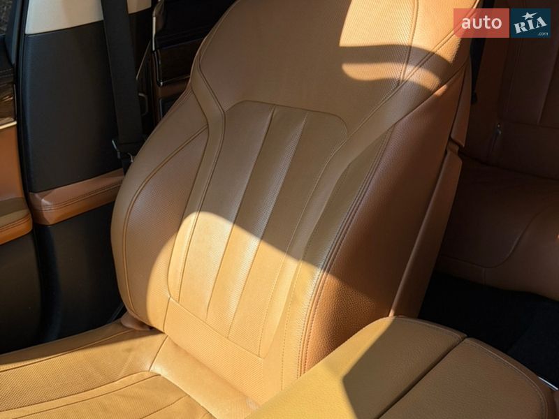 Седан BMW 7 Series 2015 в Києві