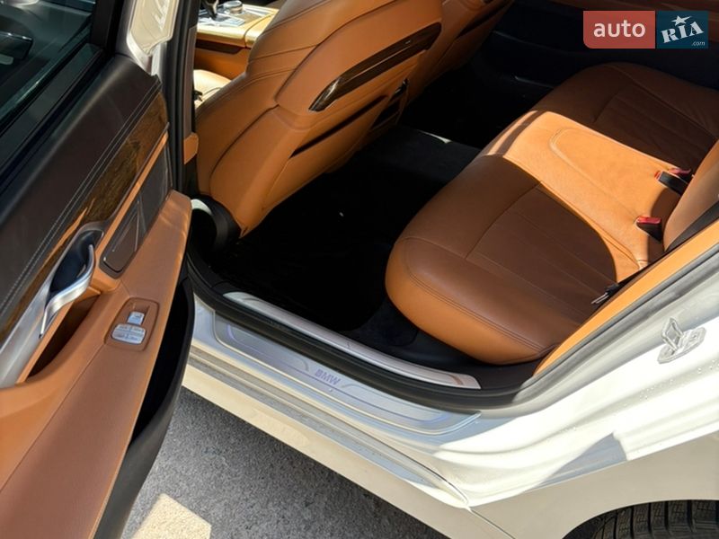 Седан BMW 7 Series 2015 в Києві