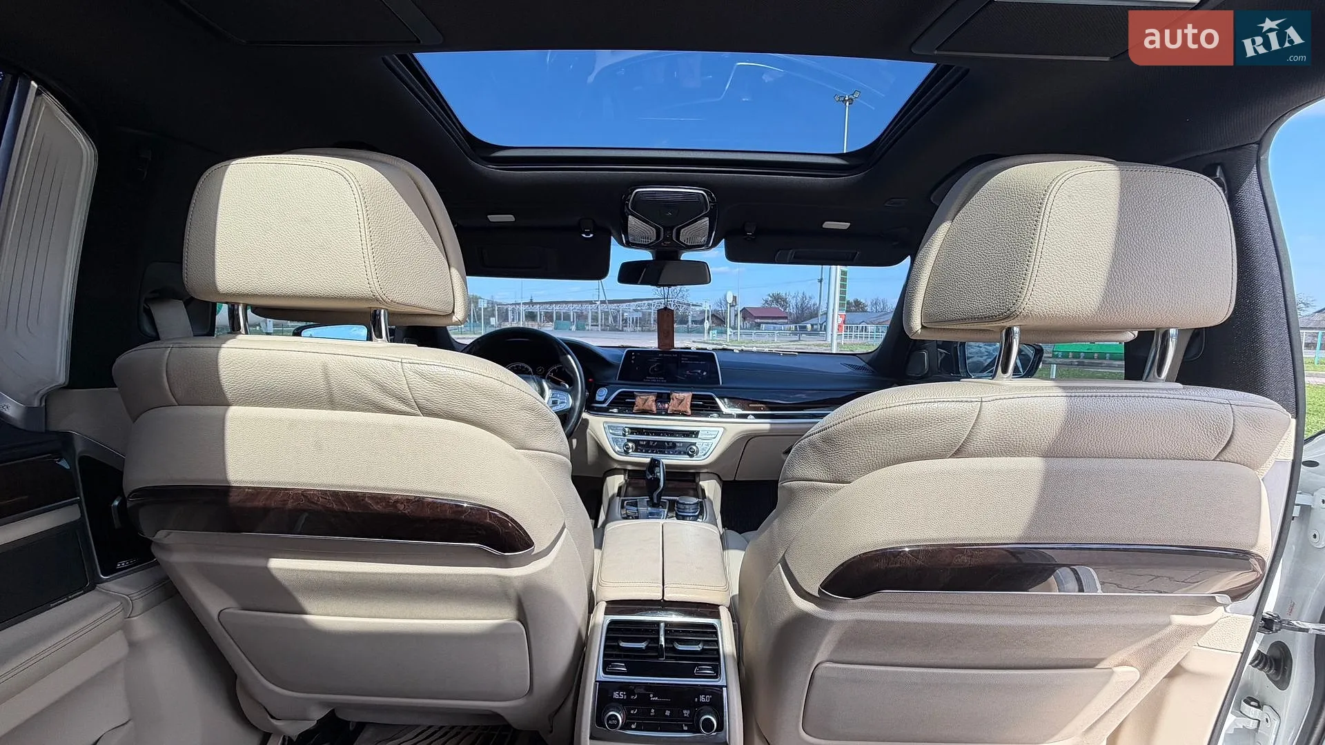 2015 BMW 7er - мініатюра 14