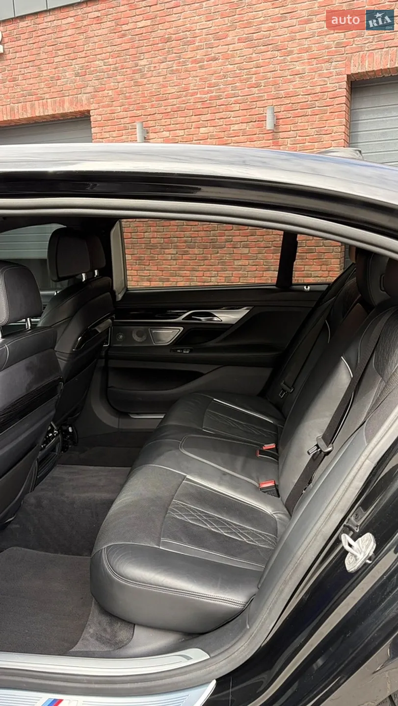 2017 BMW 7er - мініатюра 15