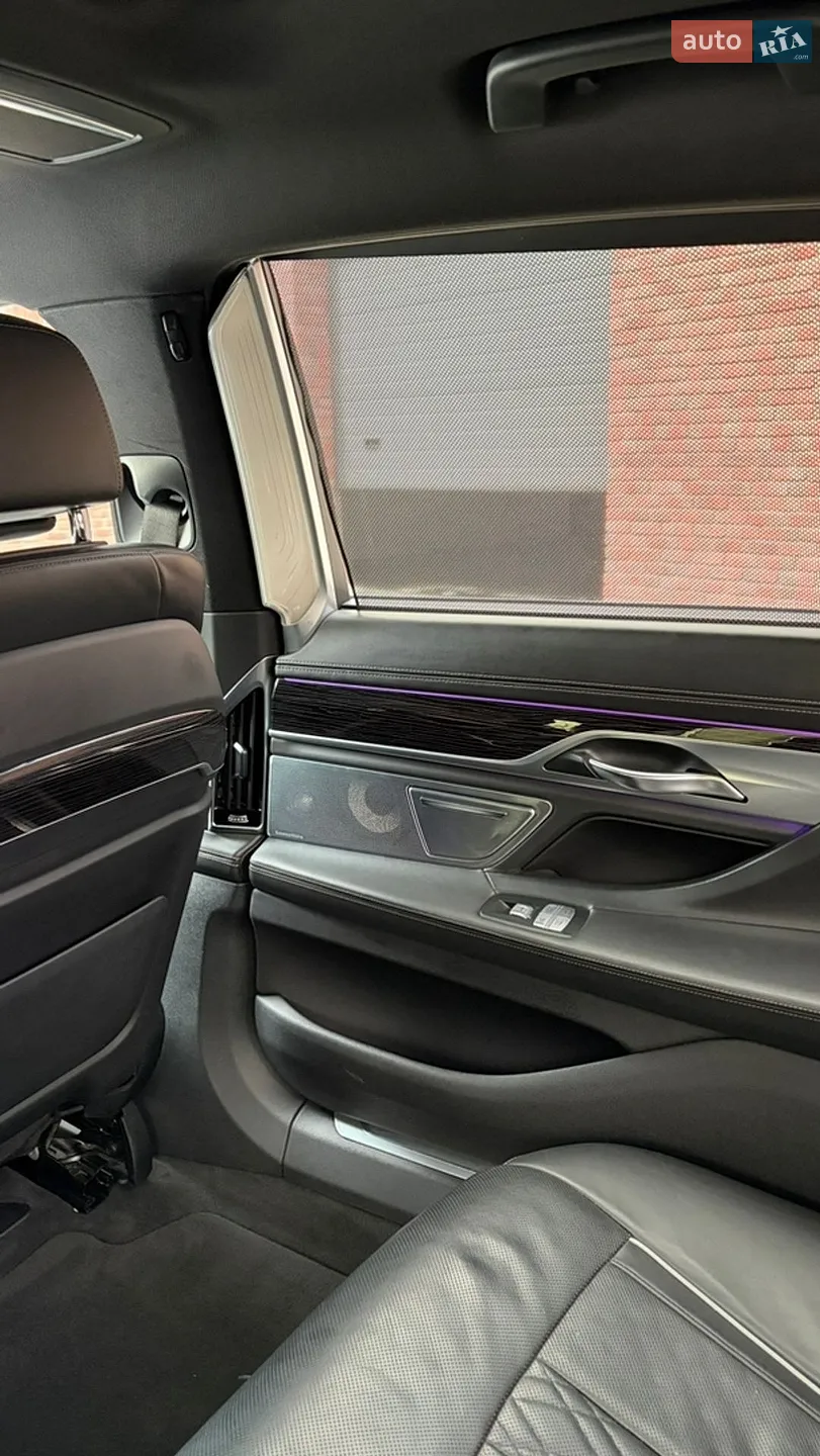 2017 BMW 7er - мініатюра 17