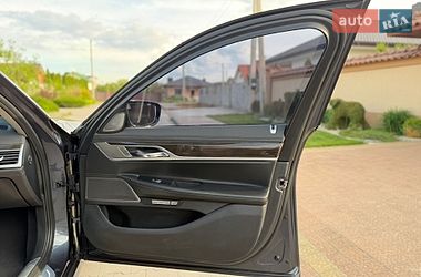 Седан BMW 7 Series 2015 в Рівному