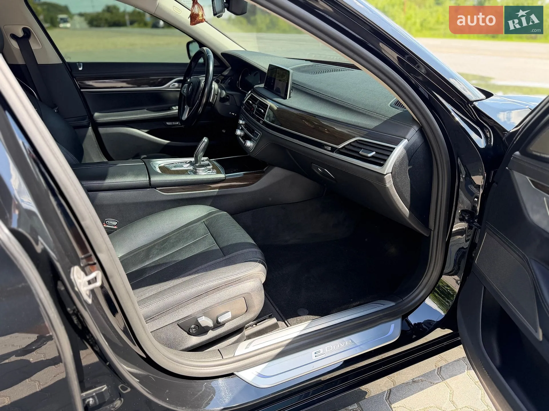 2017 BMW 7er - мініатюра 19