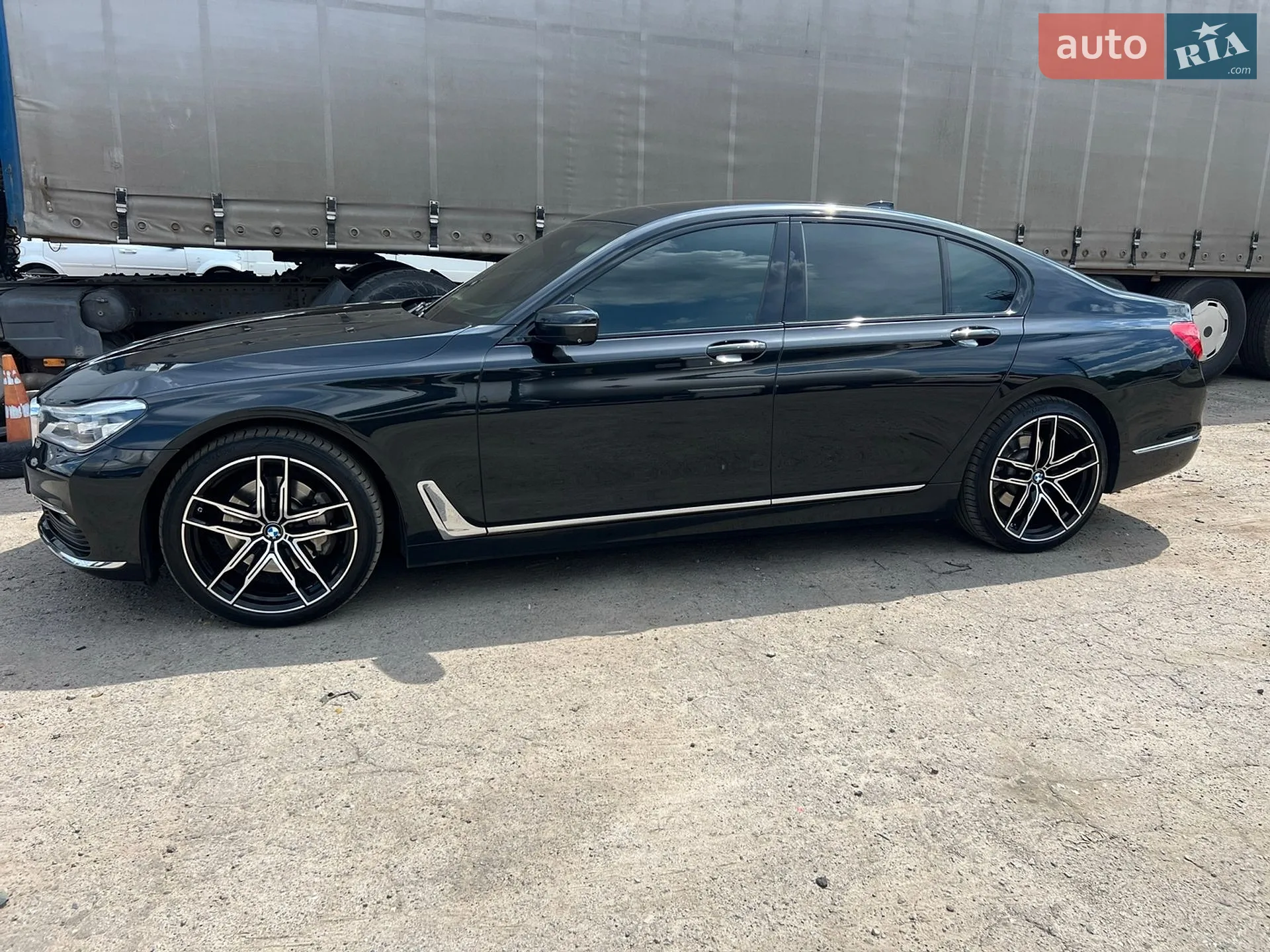 2015 BMW 7er - мініатюра 4
