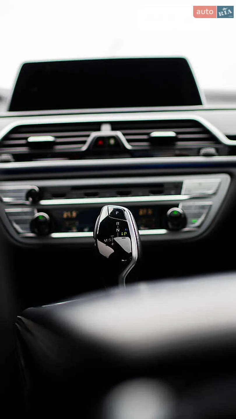 2017 BMW 7er - мініатюра 26