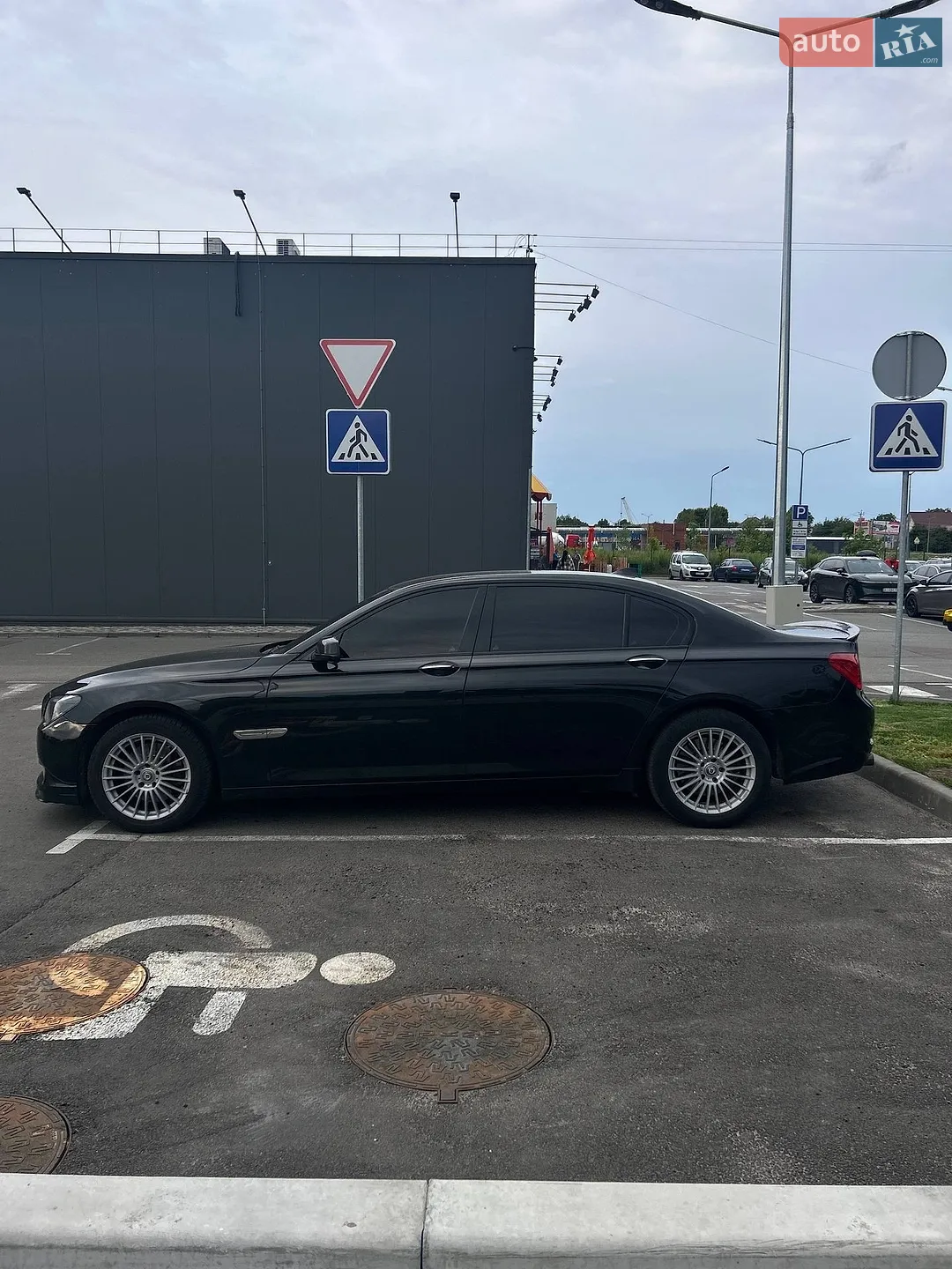 2011 BMW 7er - мініатюра 4