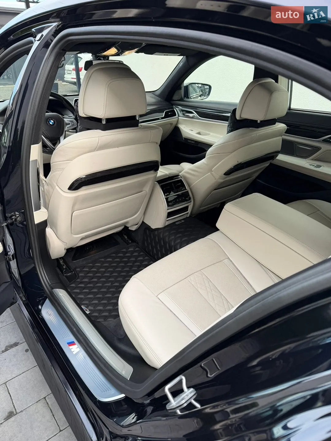 2017 BMW 7er - мініатюра 22