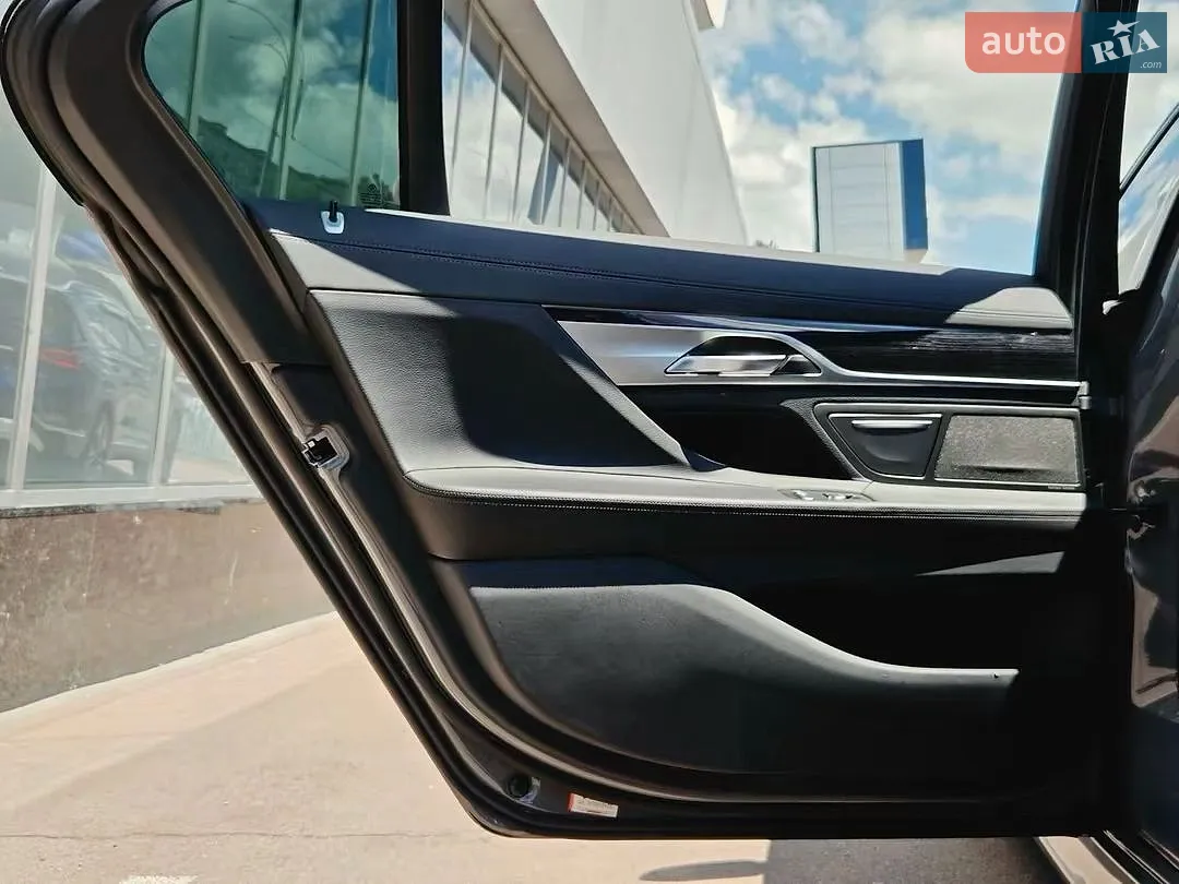 2020 BMW 7er - мініатюра 18