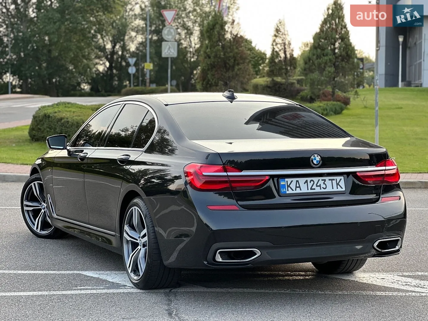2017 BMW 7er - мініатюра 18
