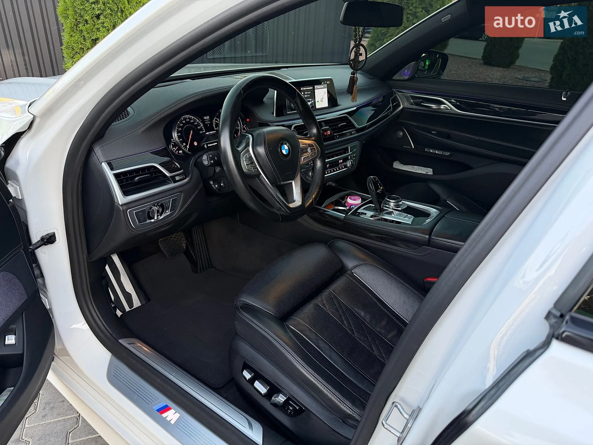 BMW 7 Series 2017 VIN WBA7G6104HG769063 фото оголошення 7 з 66