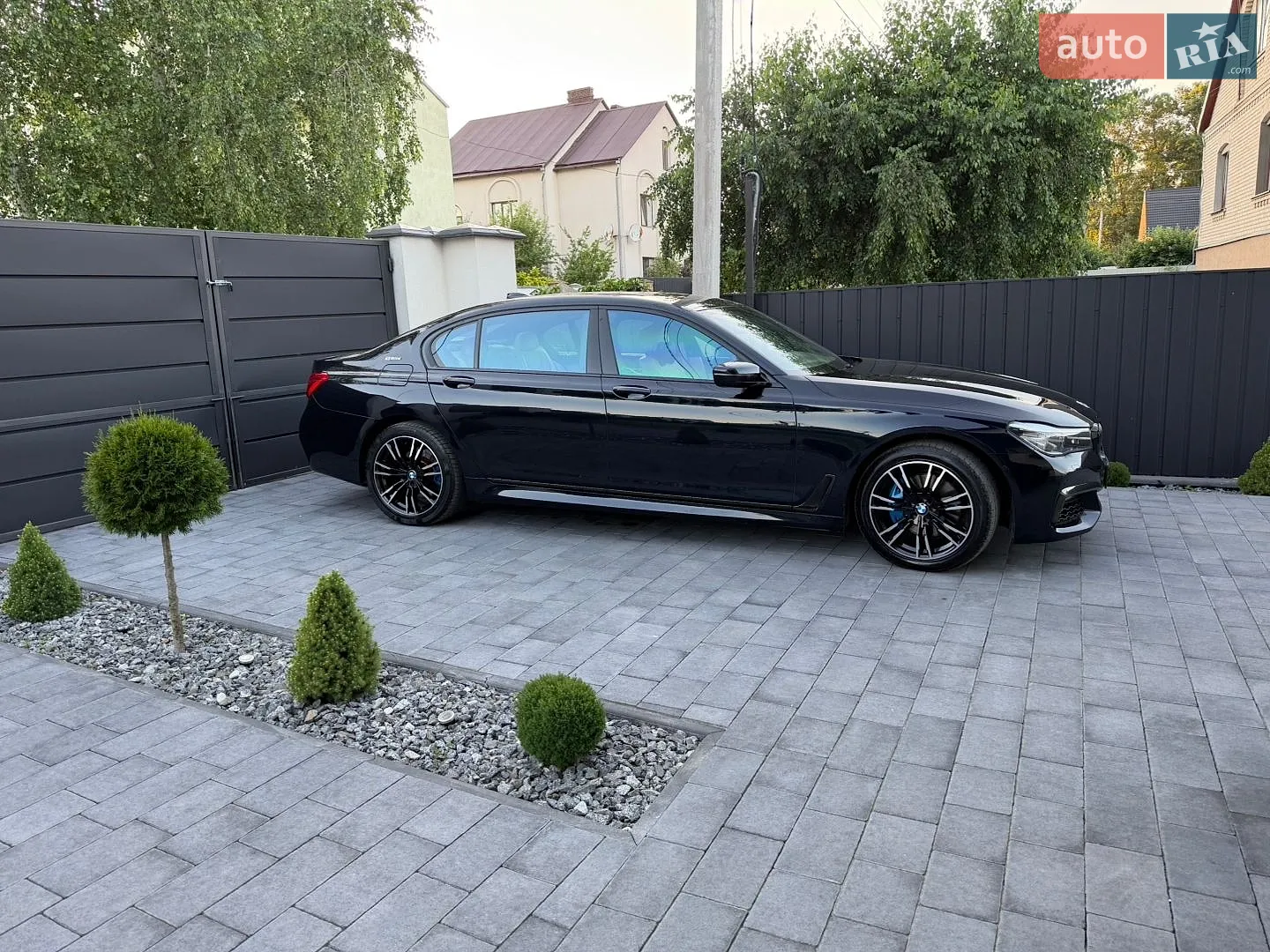 2017 BMW 7er - мініатюра 15