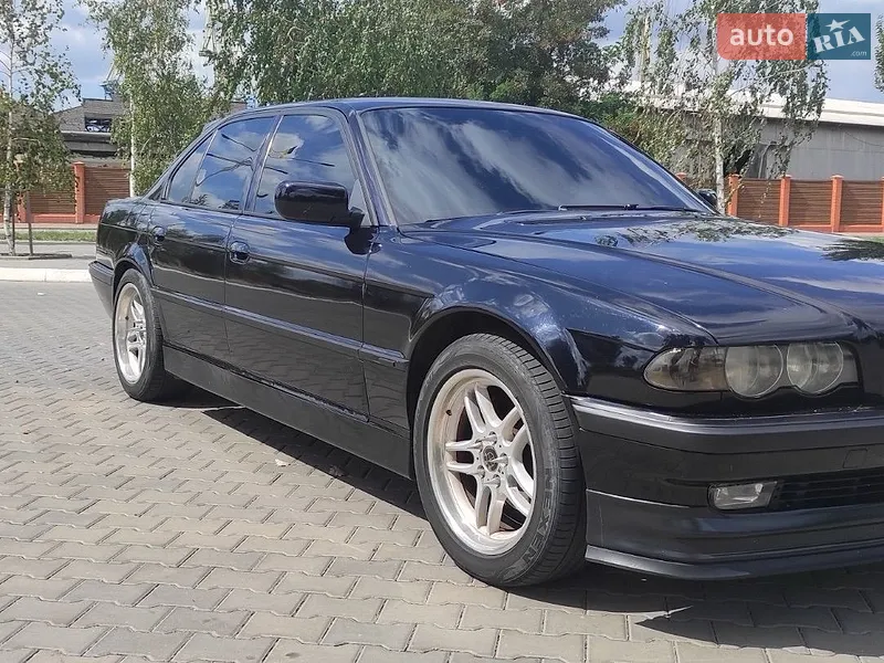 BMW 7 Series 1999