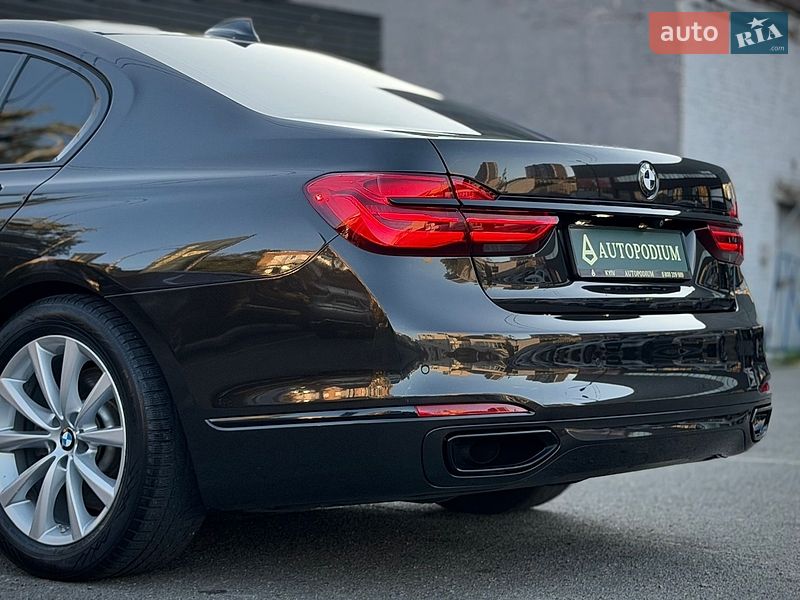 Седан BMW 7 Series 2015 в Киеве