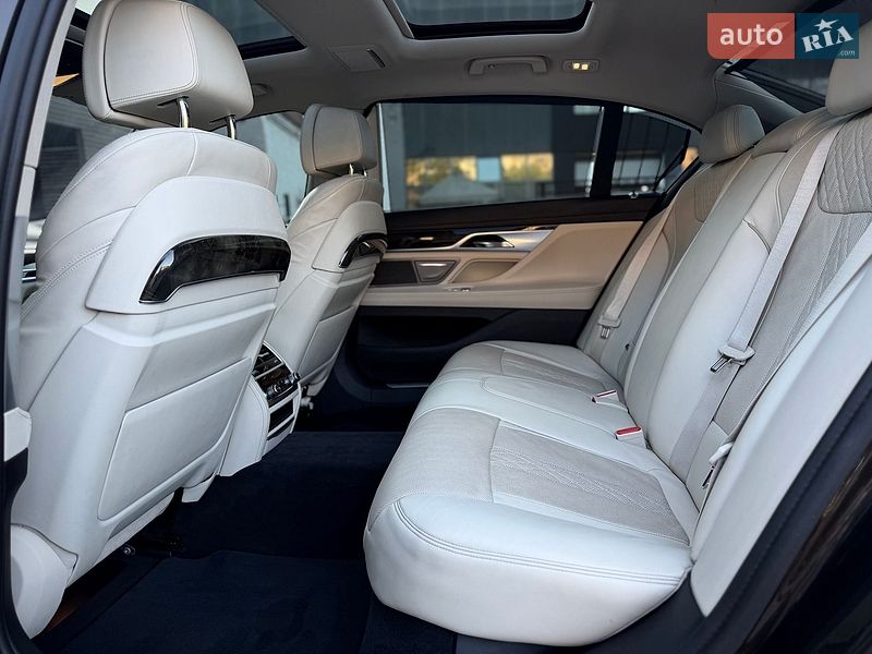 Седан BMW 7 Series 2015 в Киеве