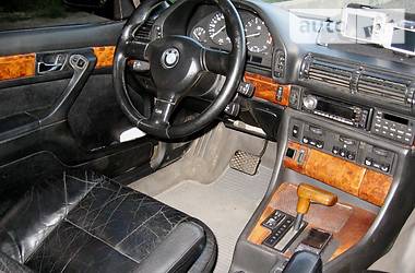 Седан BMW 7 Series 1988 в Золочеве