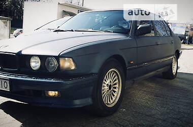 Седан BMW 750 1990 в Львові