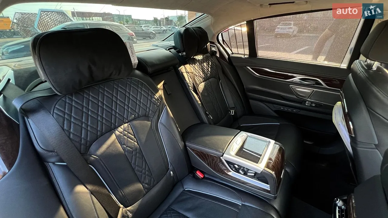2020 BMW 7er - мініатюра 20