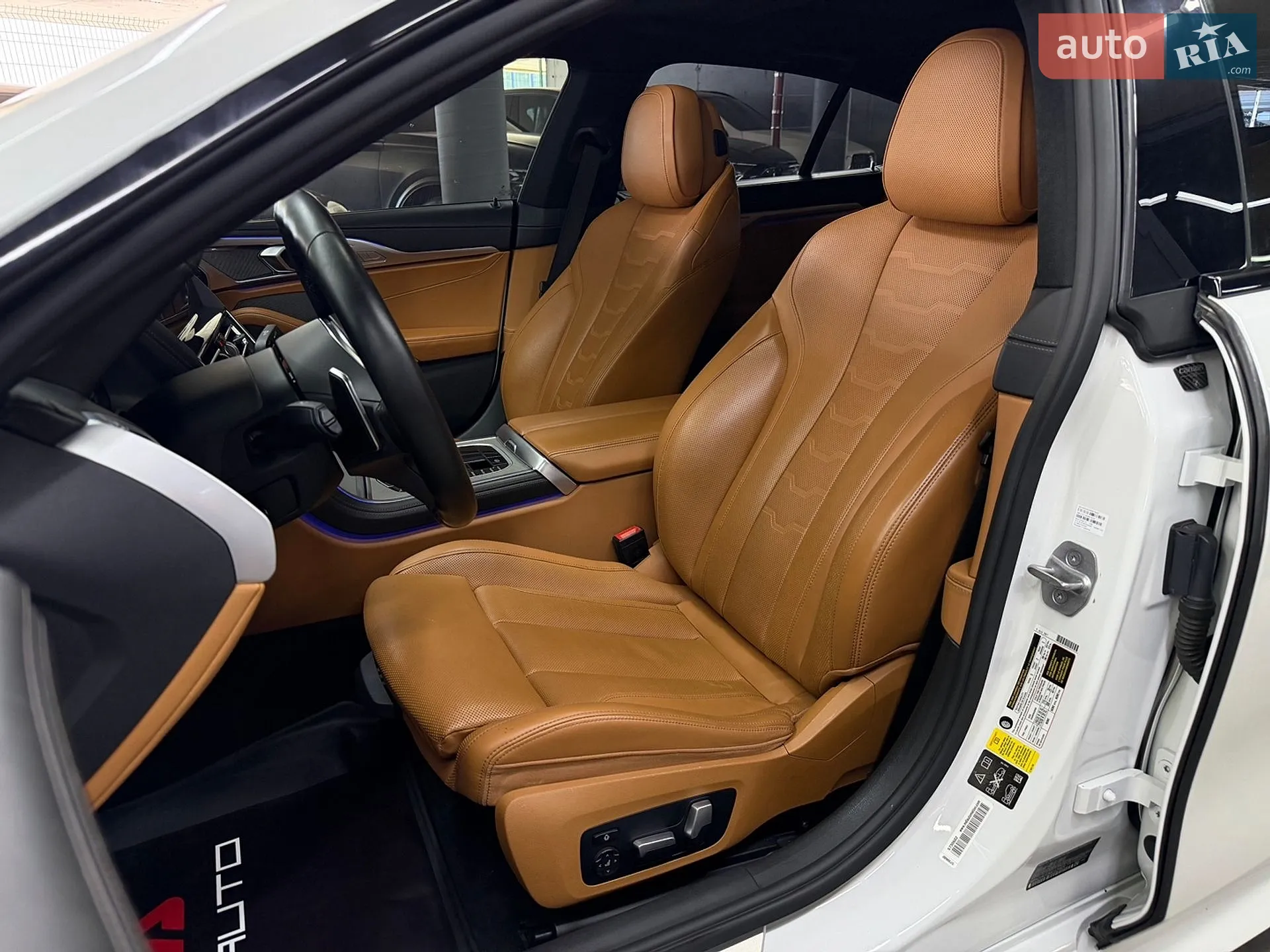 2021 BMW 8er - мініатюра 21