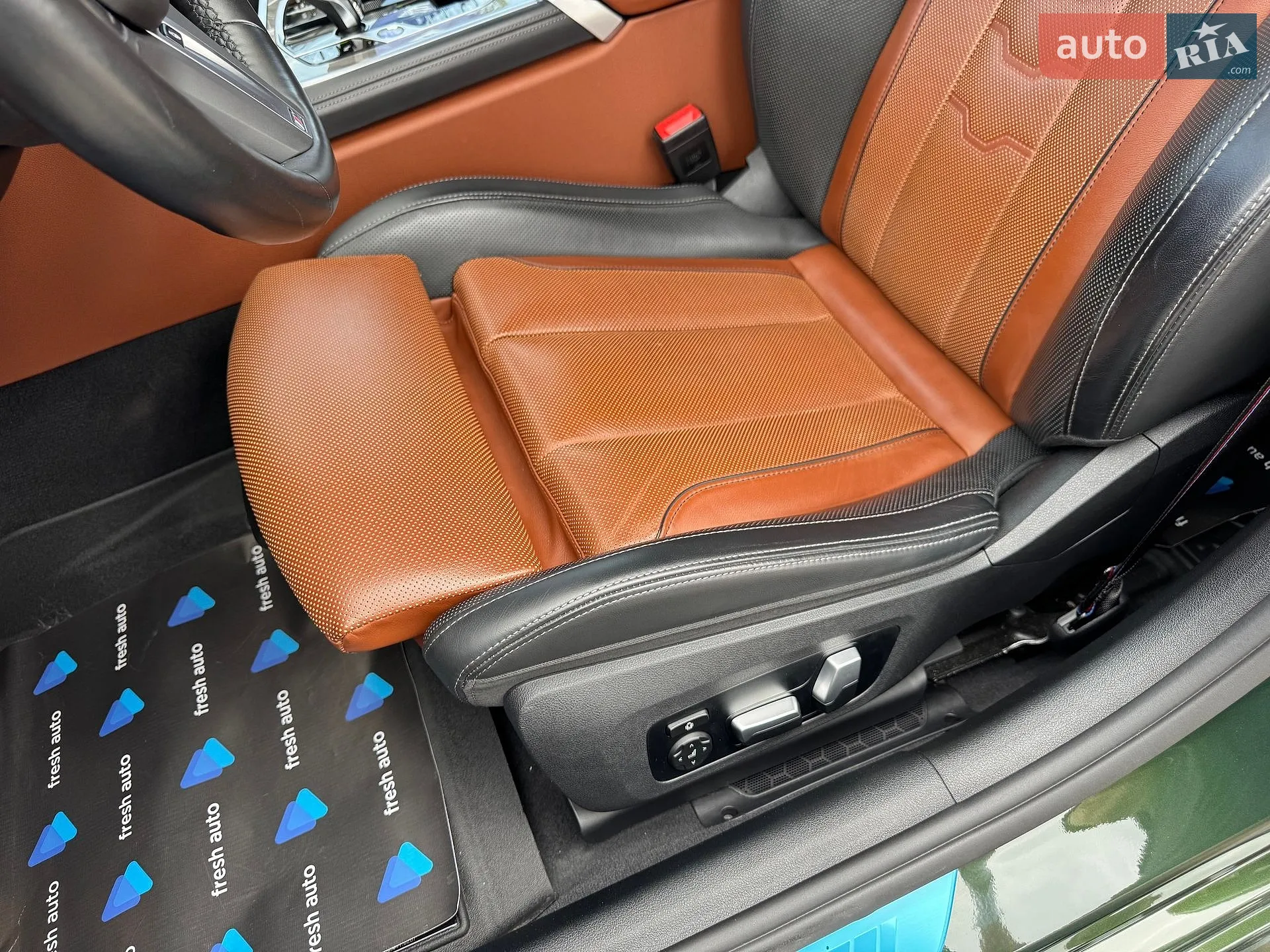 2024 BMW 8er - мініатюра 18
