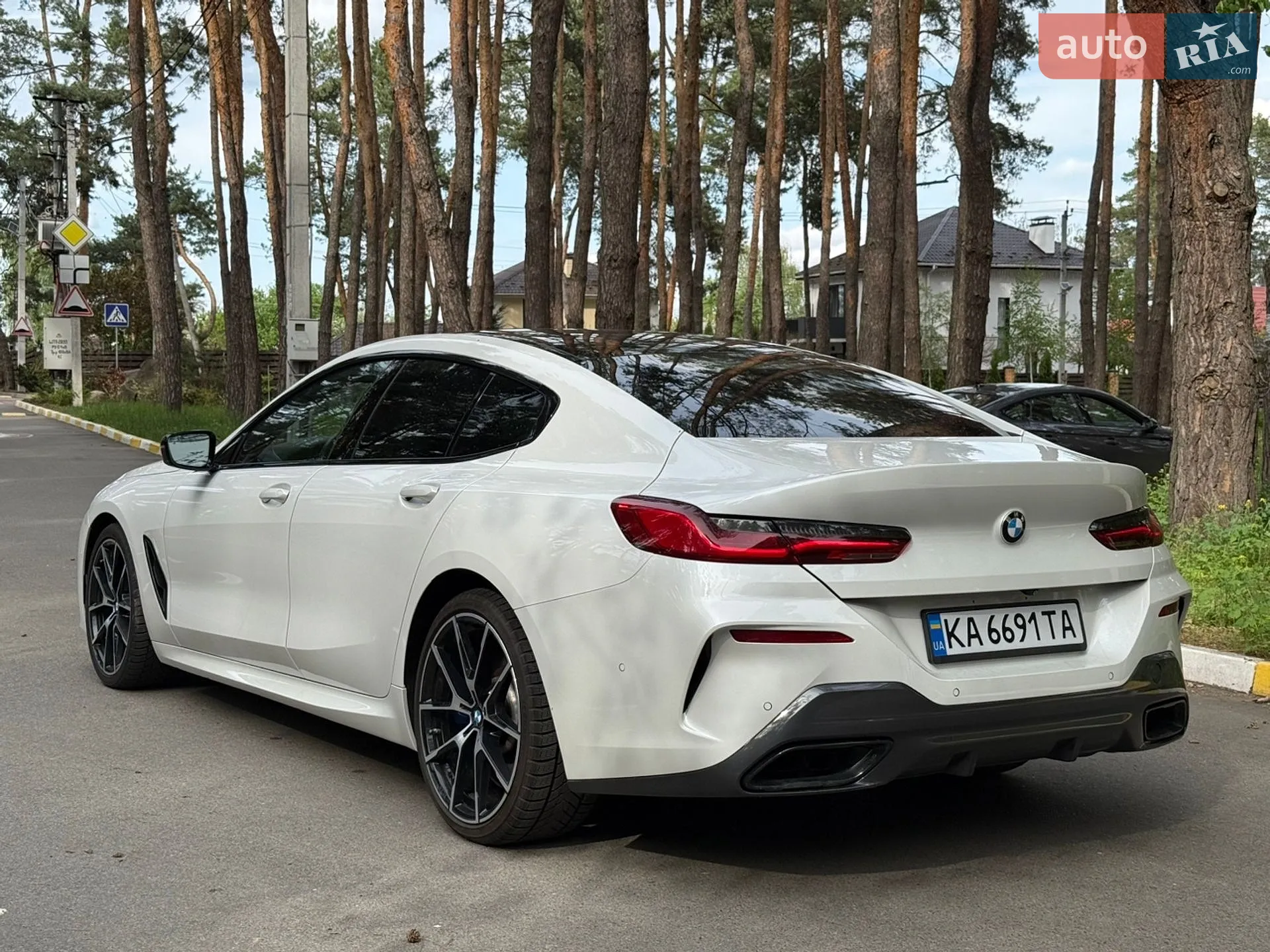 2019 BMW 8er - мініатюра 8