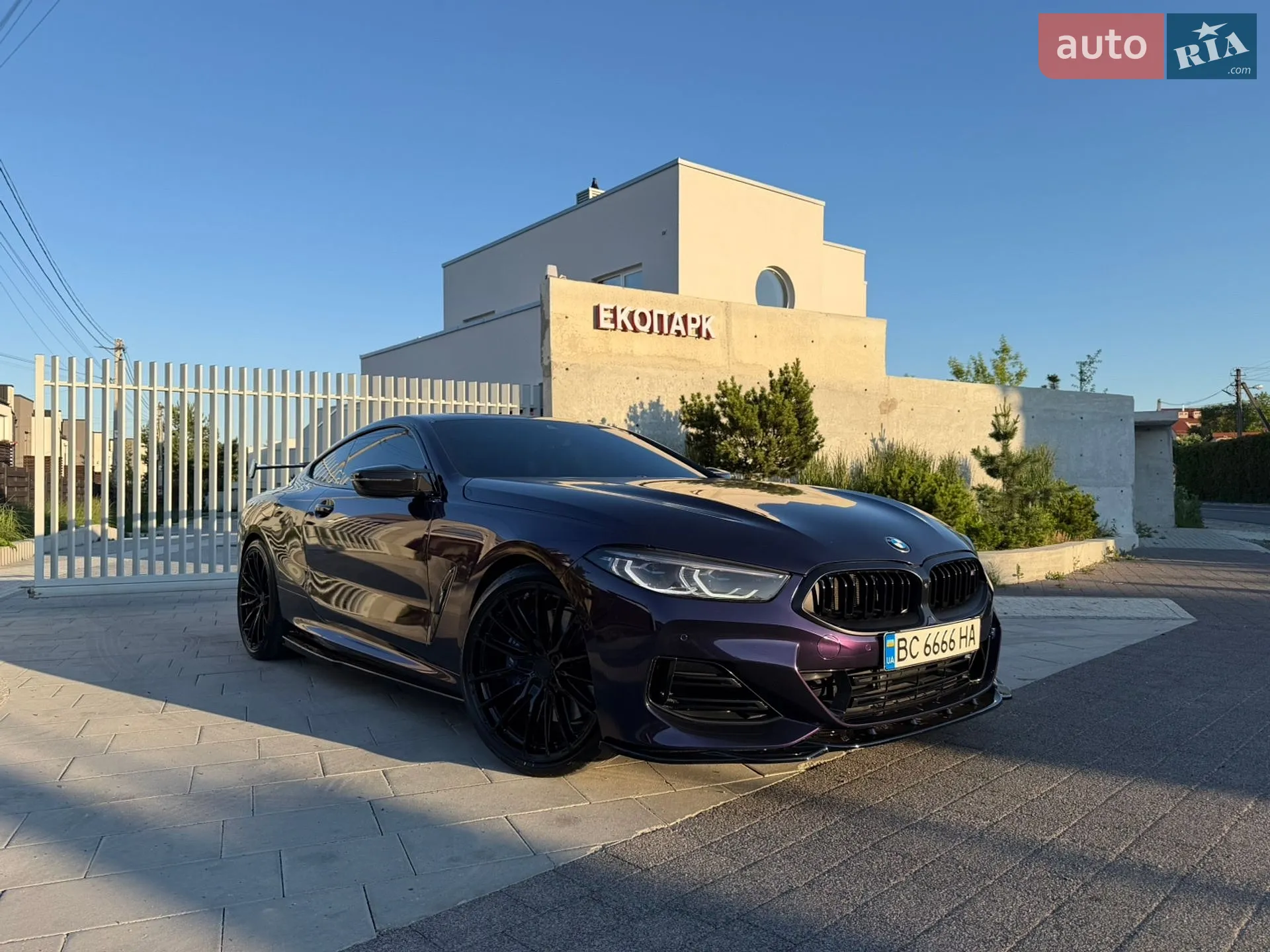 2022 BMW 8er - мініатюра 2