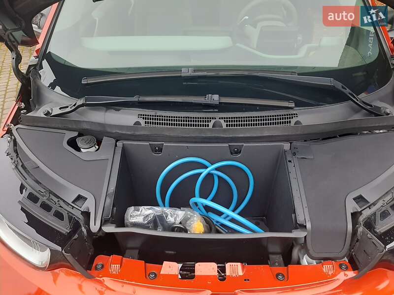 Хэтчбек BMW I3 2015 в Сваляве