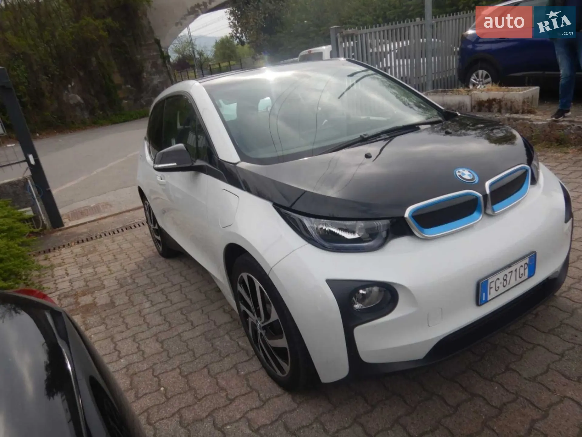 i3