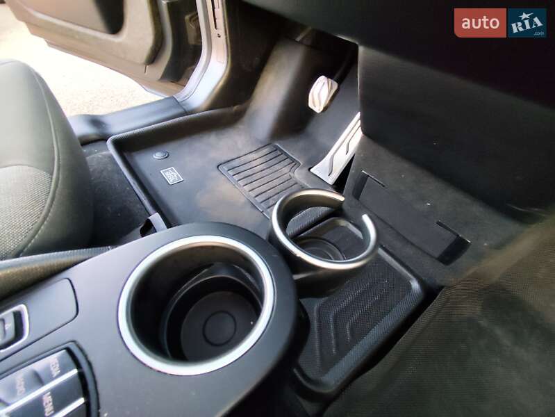 Хэтчбек BMW I3 2016 в Киеве