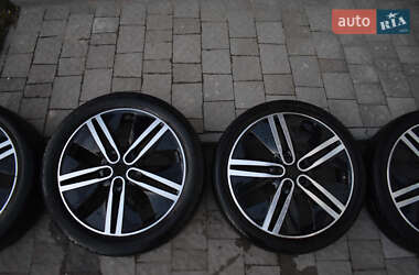 Хэтчбек BMW I3 2015 в 