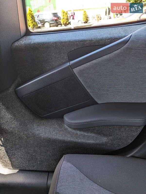Хетчбек BMW I3 2015 в Кам'янському фото 31 Хетчбек BMW I3 2015 в Кам'янському