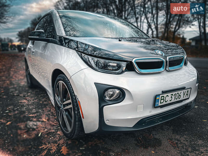 Хэтчбек BMW I3 2016 в Лапаевке
