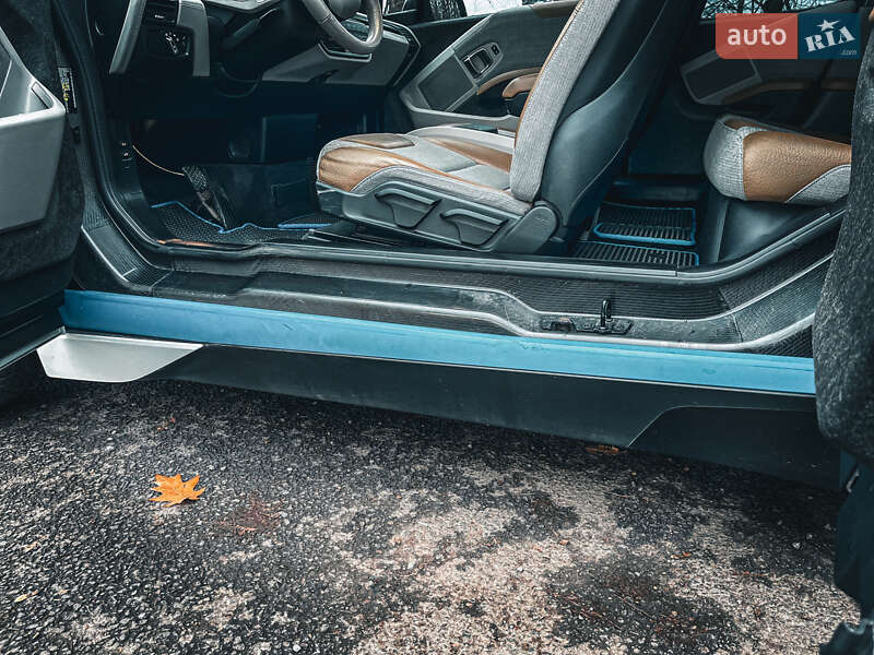 Хэтчбек BMW I3 2016 в Лапаевке