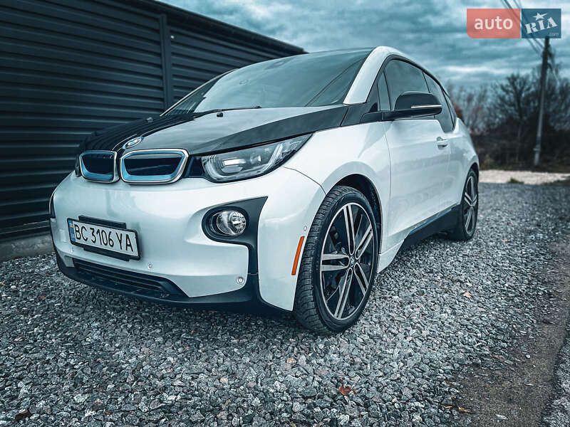 Хэтчбек BMW I3 2016 в Лапаевке