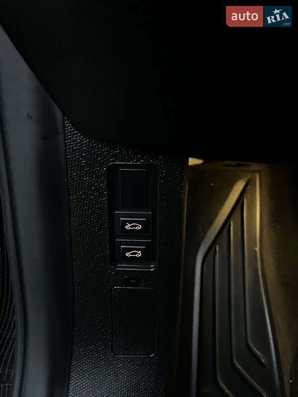 Хетчбек BMW I3 2015 в Рівному