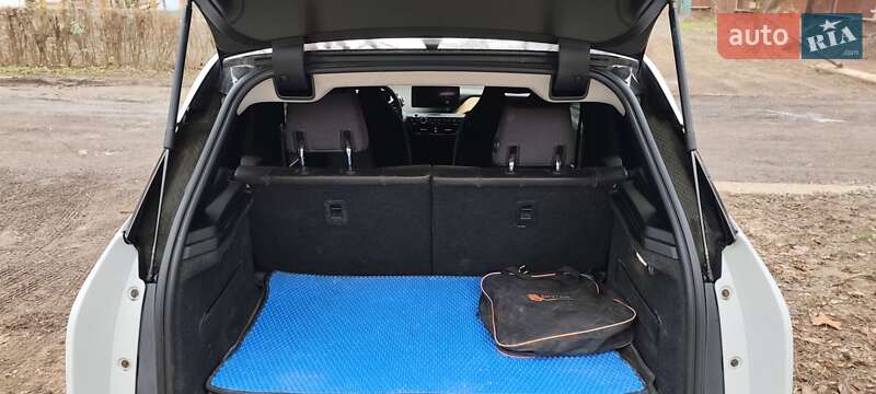 Хэтчбек BMW I3 2015 в Ужгороде